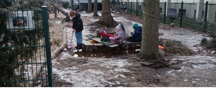 fantasievolles Spiel wenn der Schnee schmilzt