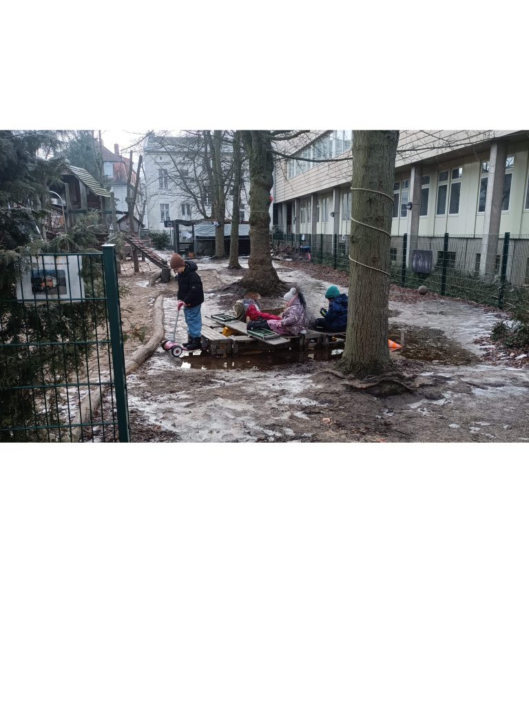 fantasievolles Spiel wenn der Schnee schmilzt